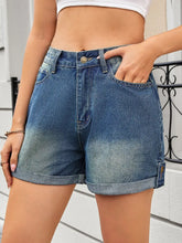 Front view blue gradient denim shorts – Voguelle