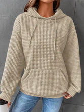 Beige hoodie with kangaroo pocket detail – Voguelle