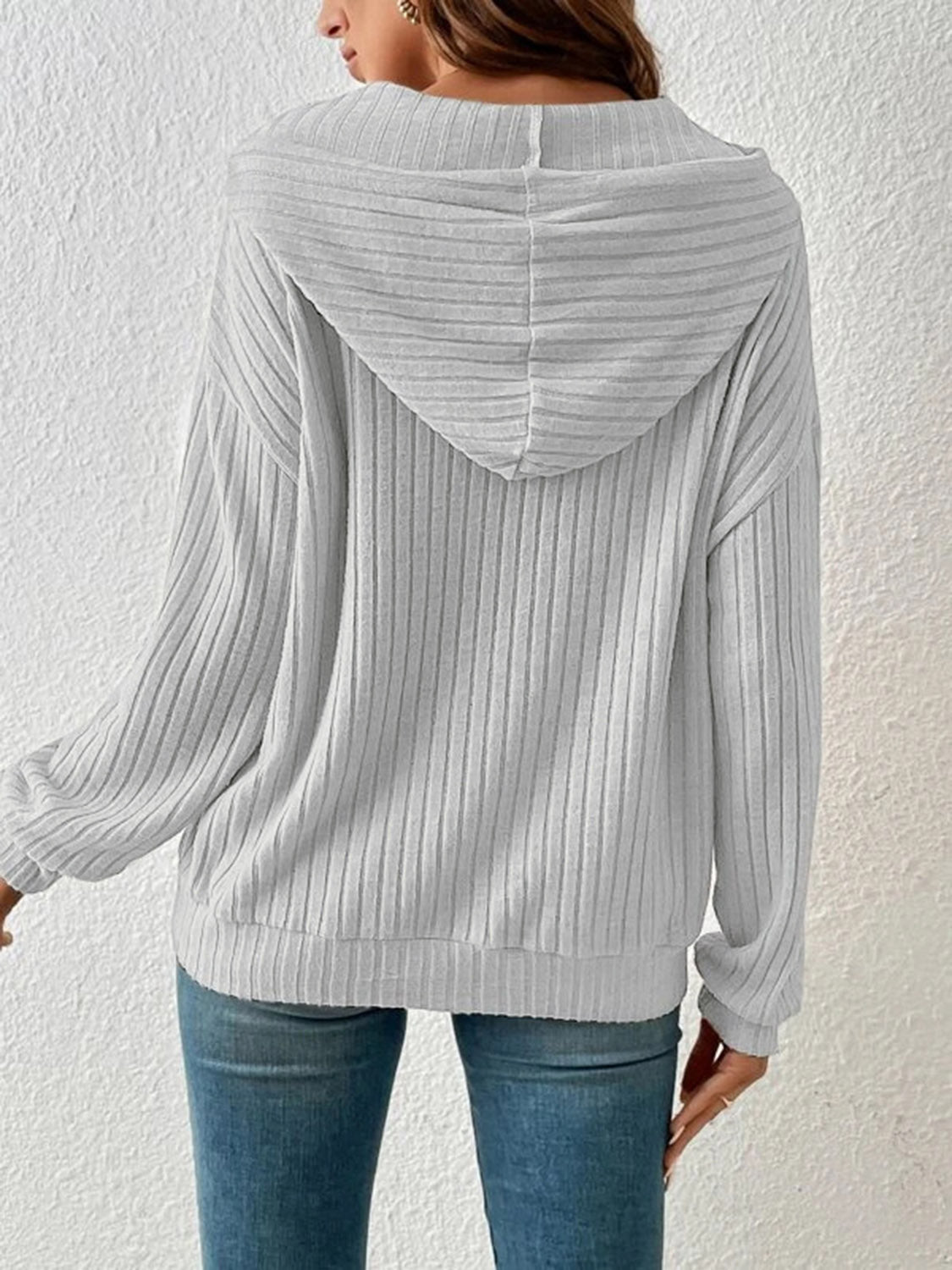 Lightweight ribbed hoodie in sage with casual streetwear vibe – Voguelle