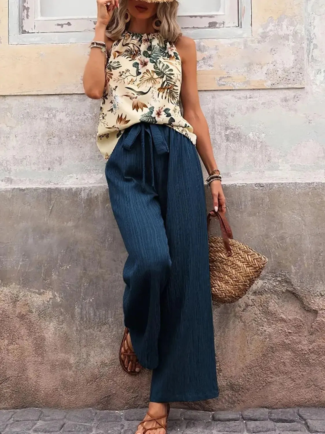 Back view outfit printed halter tank and wide leg pants – Voguelle