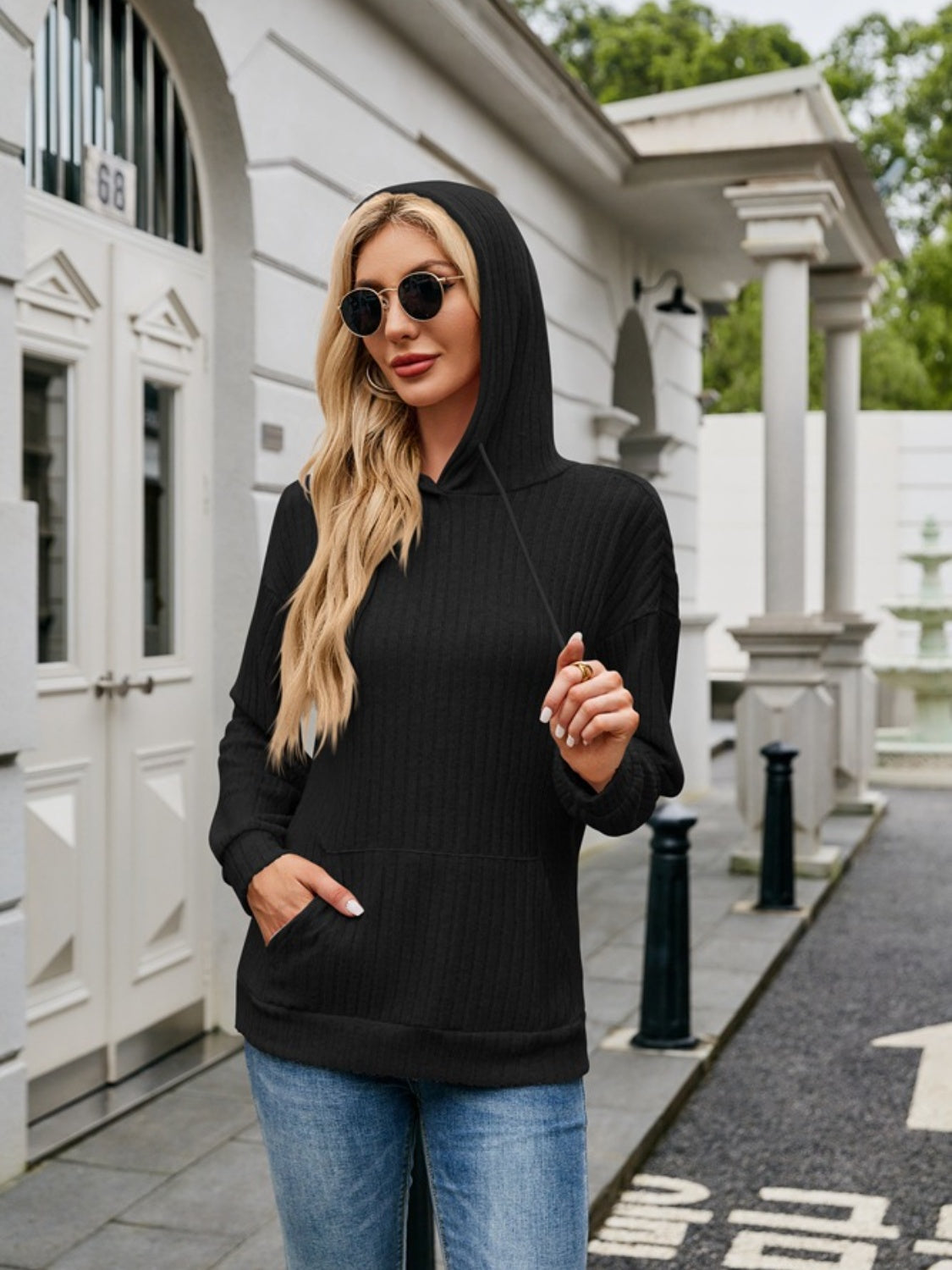 Front-facing model in beige ribbed casual hoodie – Voguelle