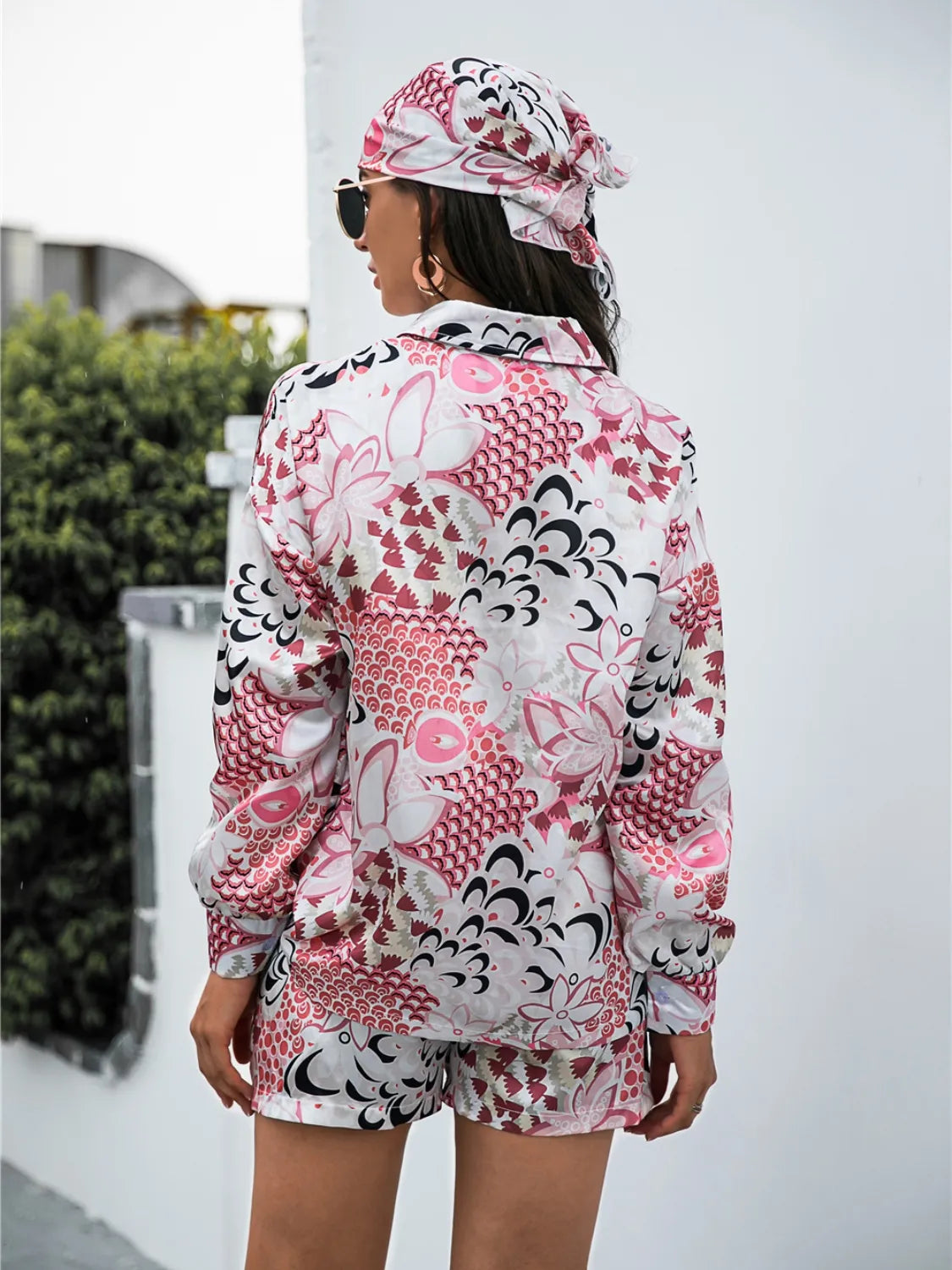 Back detail of pink Printed Long Sleeve Shirt & Shorts Set – Voguelle