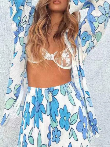 Colorful abstract swirl Light Blue on lightweight fabric – Voguelle