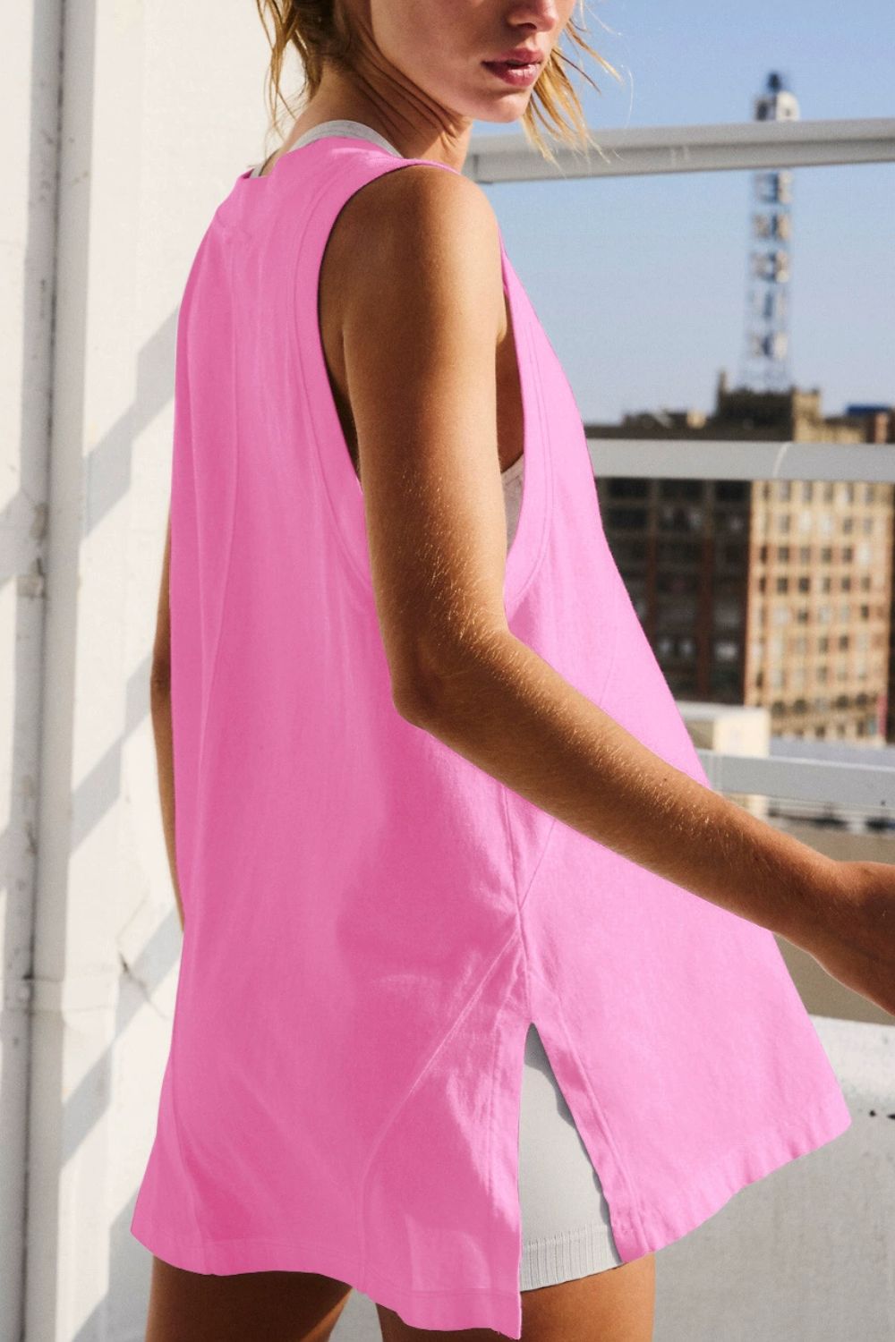 Back view of sleeveless tank with relaxed silhouette – Voguelle