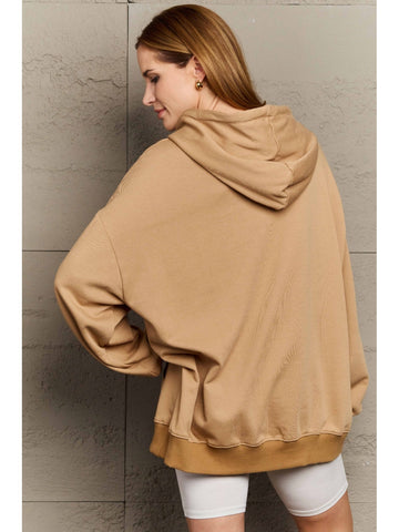 Casual outfit with camel hoodie and denim jeans – Voguelle