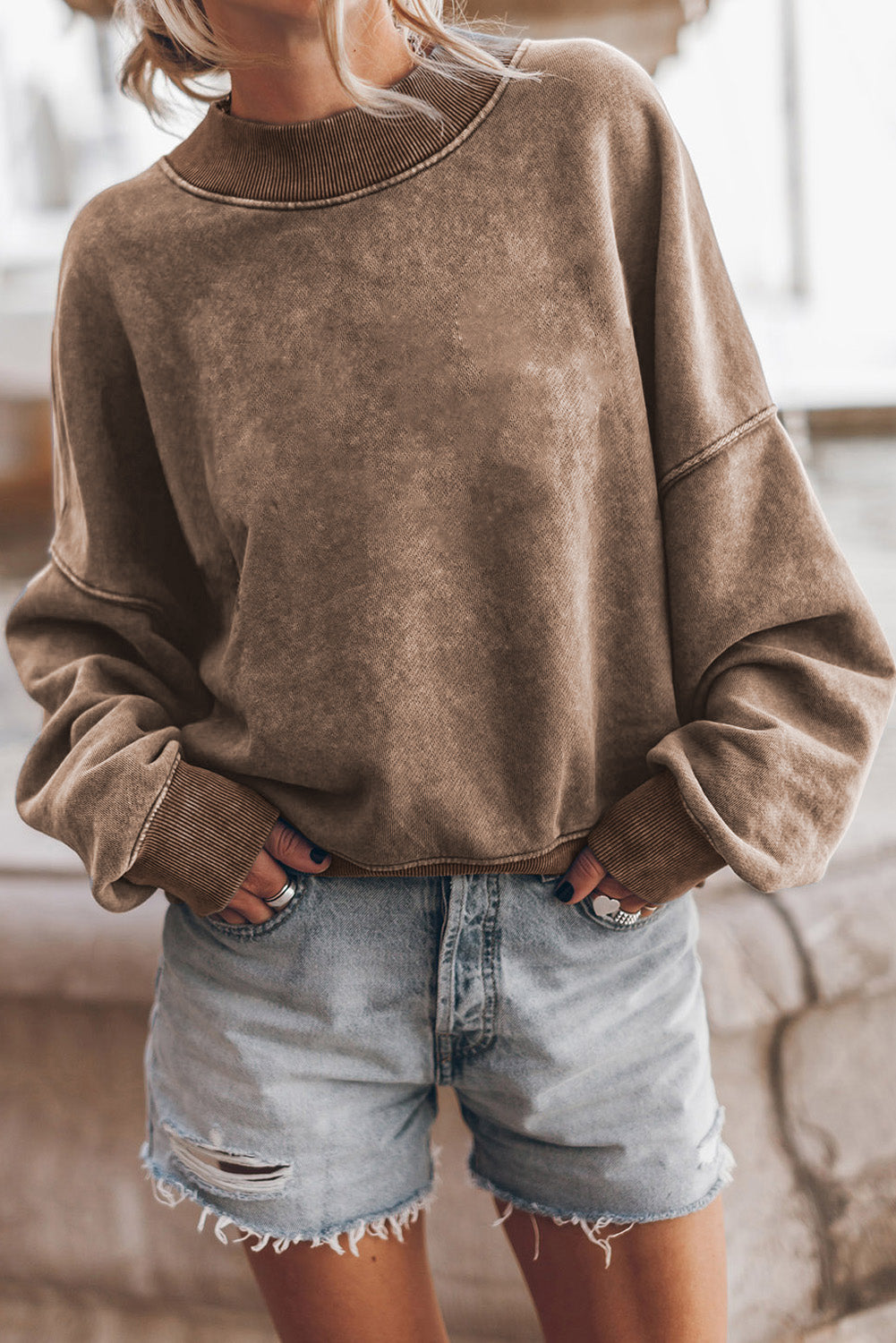 Angled front view oversized sweatshirt – Voguelle