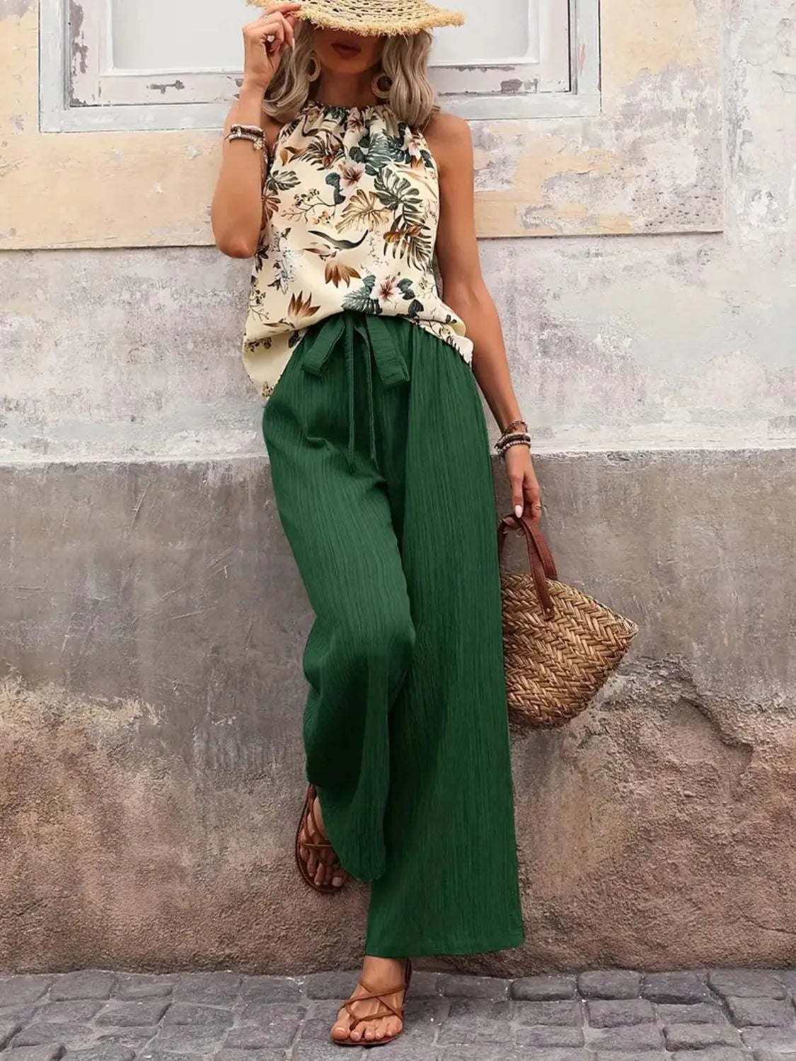 Comfortable summer pants outfit with sleeveless print top – Voguelle