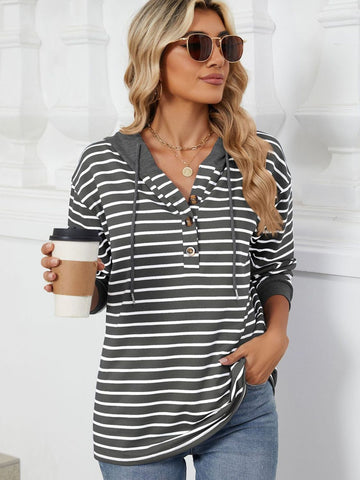 Comfortable striped hoodie with drawstring – Voguelle