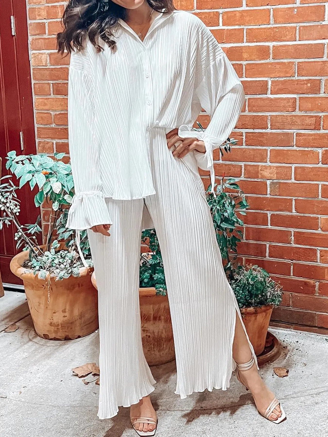 Elegant black pleated outfit for women’s casual wear – Voguelle
