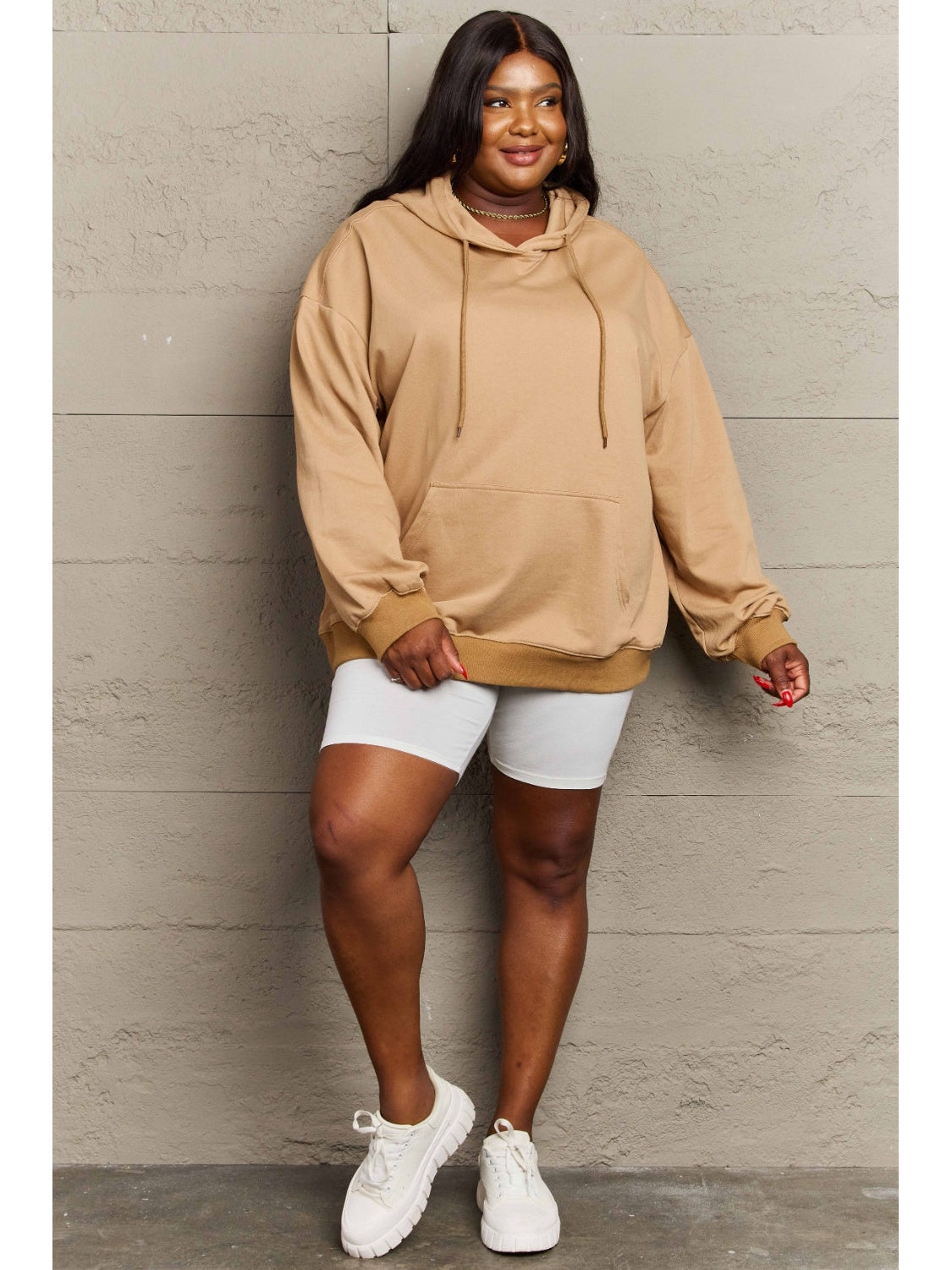 Women’s camel hoodie with roomy fit – Voguelle