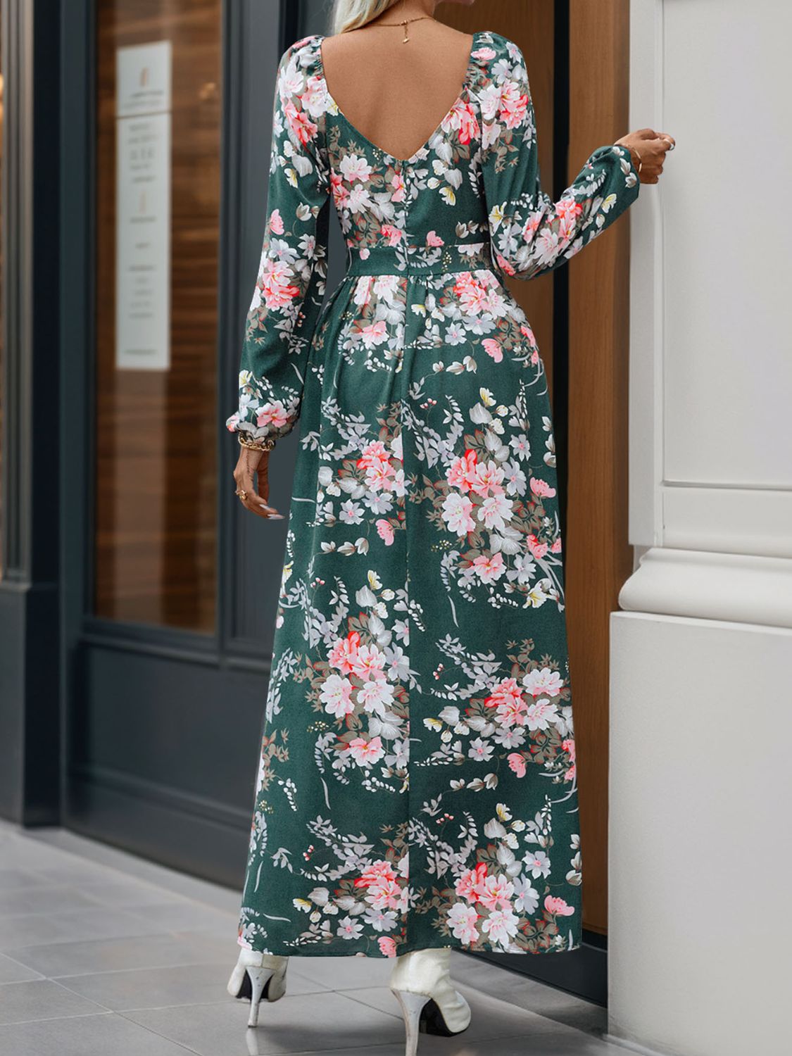 Evening floral maxi dress with V-neck and high slit – Voguelle