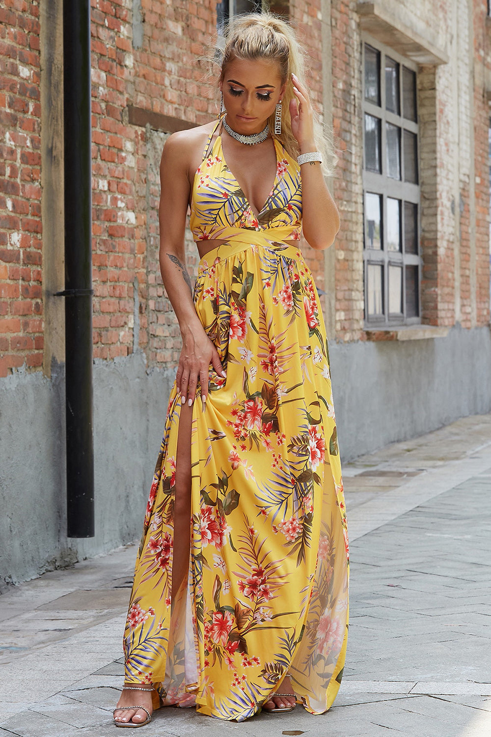 Side slit detail Halter Neck Maxi Dress – Voguelle