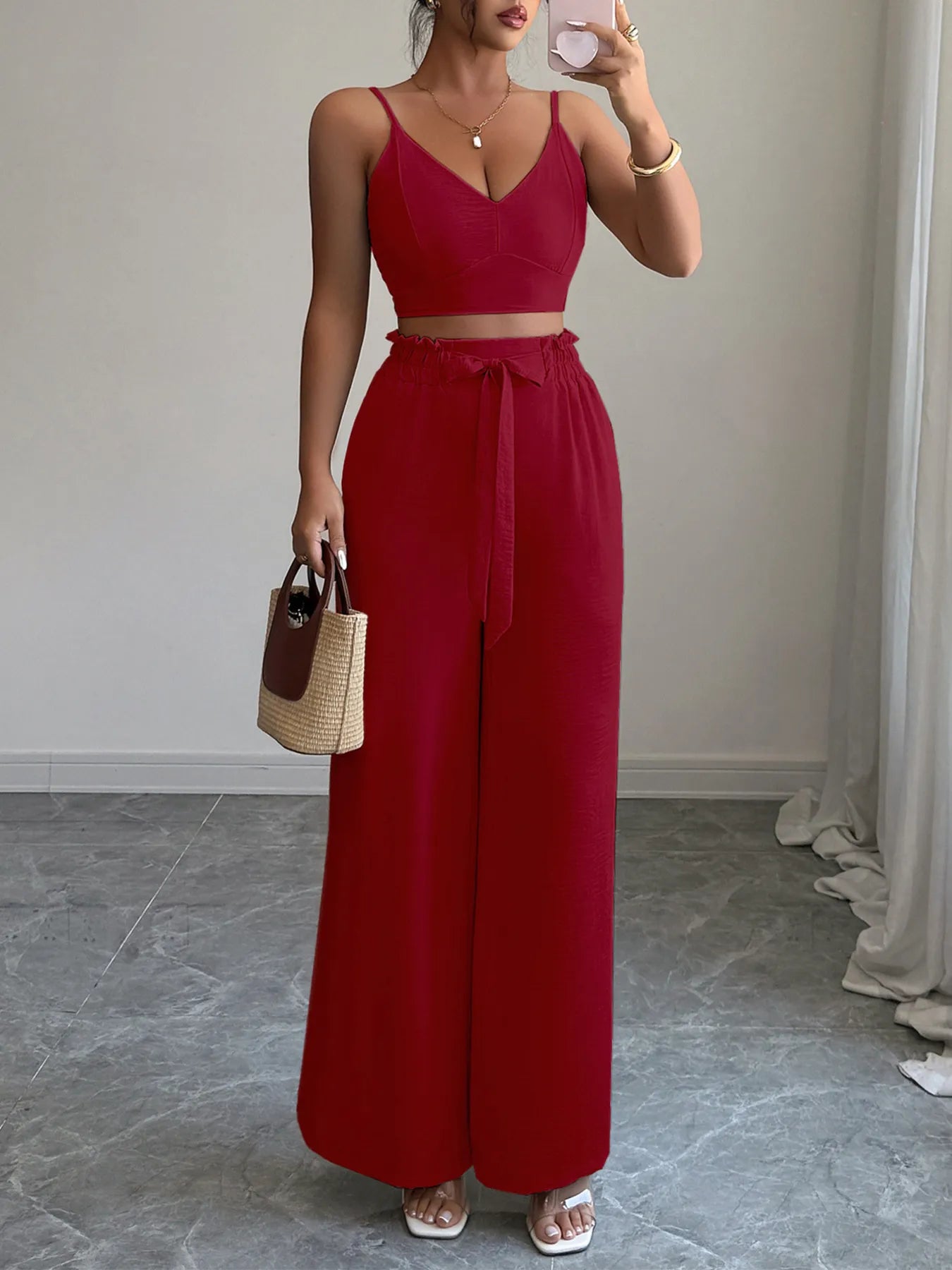 Side angle of green sleeveless crop top and high-waist wide leg pants set – Voguelle