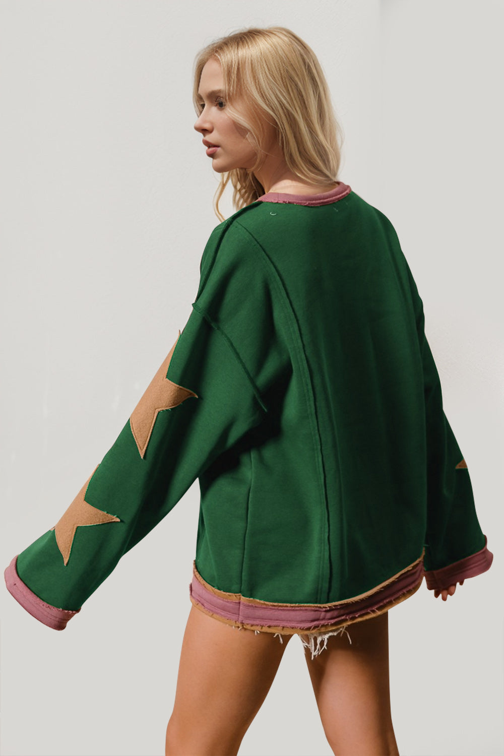 Front view star patched long sleeve sweatshirt in green – Voguelle