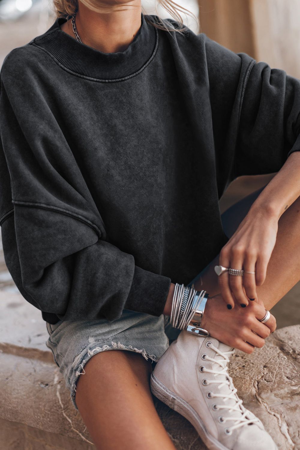 Oversized sweatshirt with ribbed hem – Voguelle