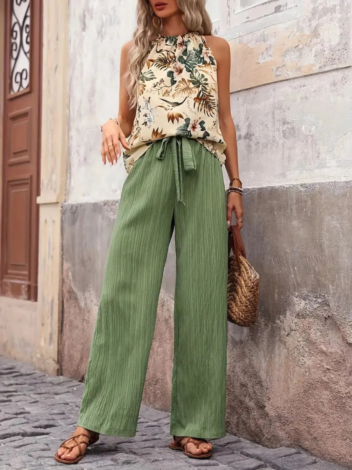 Comfortable summer pants outfit with sleeveless print top – Voguelle