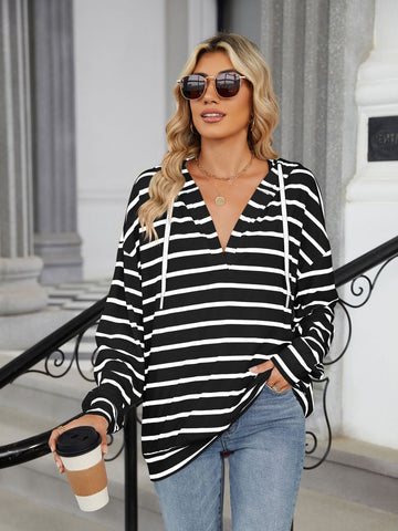 Long sleeve striped hoodie with relaxed hood detail – Voguelle