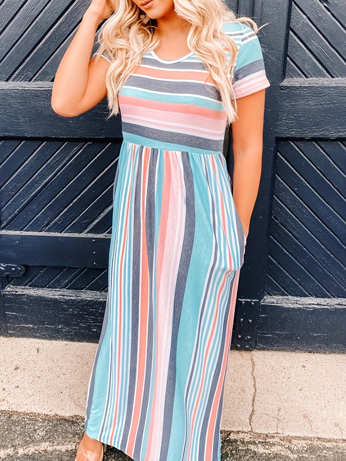 Front view Striped Round Neck Midi Dress – Voguelle