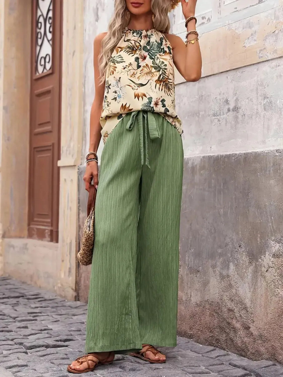 Back view outfit printed halter tank and wide leg pants – Voguelle