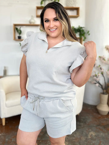 Side angle cream flounce sleeve blouse and shorts set – Voguelle