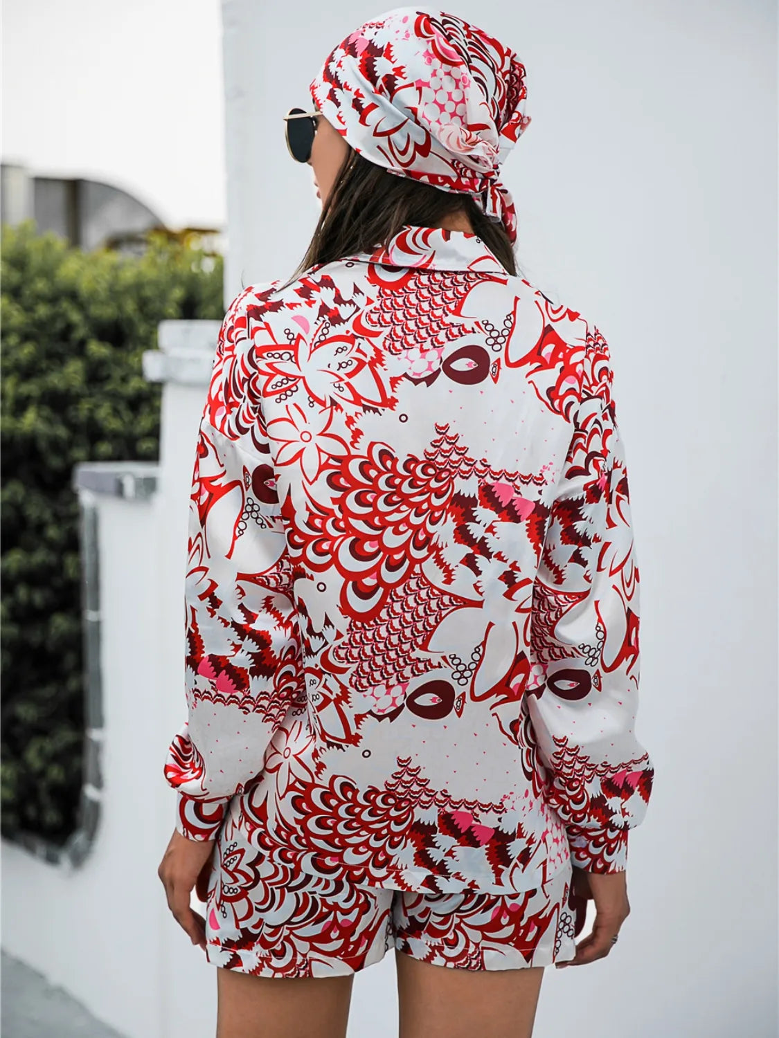 Back detail of red Printed Long Sleeve Shirt & Shorts Set – Voguelle