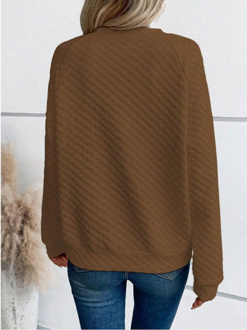 Everyday wear white quilted notched neck sweatshirt – Voguelle