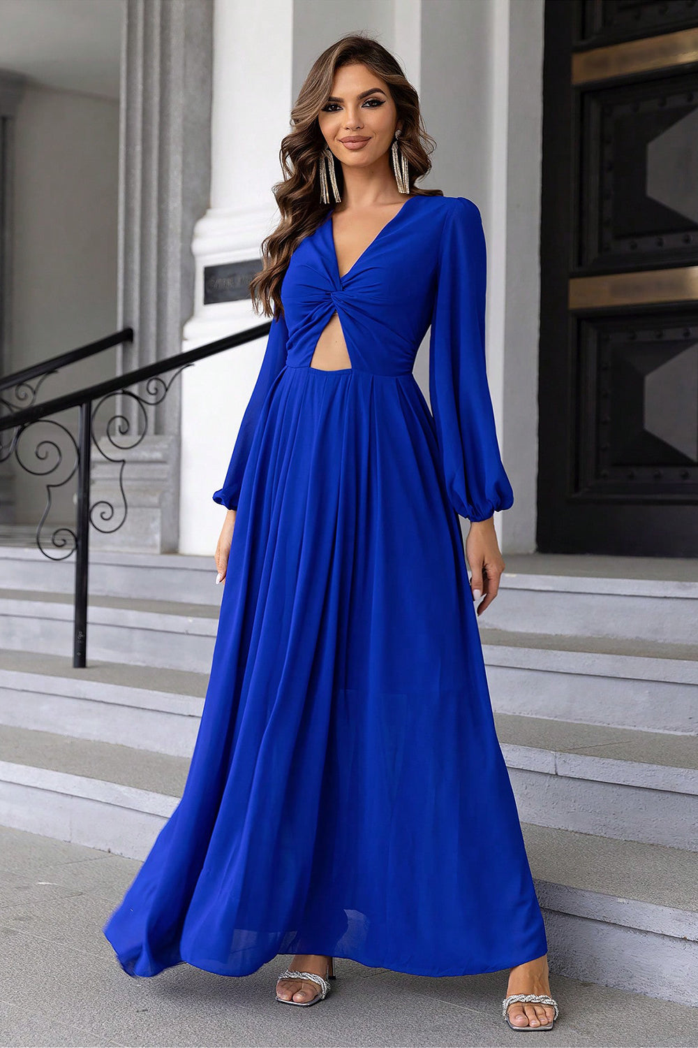 Flowing royal blue maxi evening dress with modern cutout – Voguelle