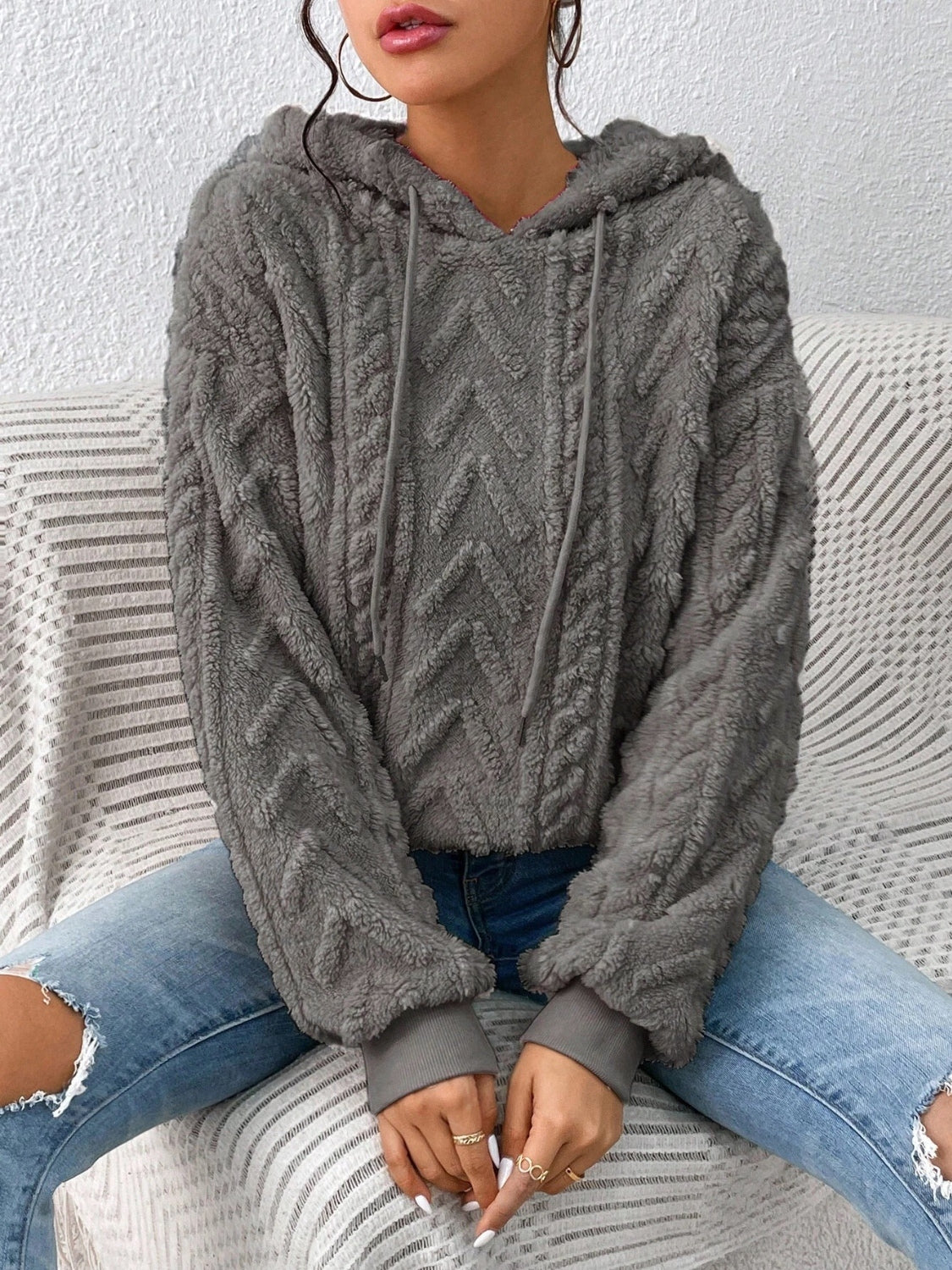 Soft fleece beige hoodie styled with gold jewelry – Voguelle