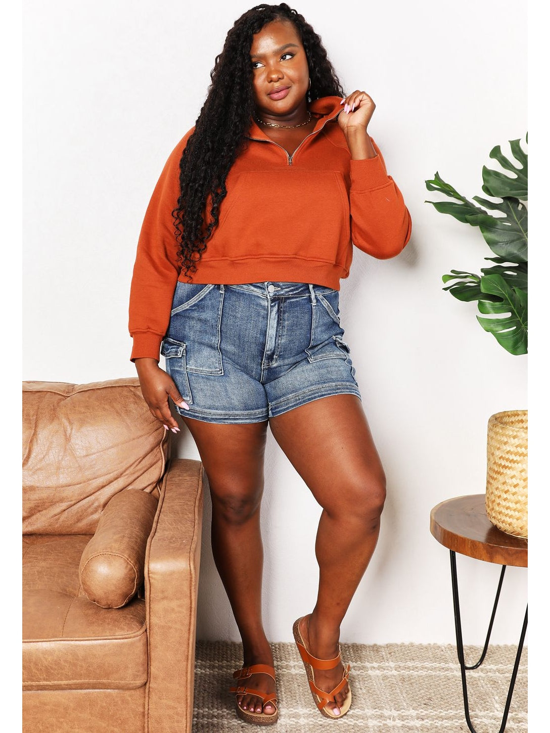 Lifestyle look of rust cropped hoodie in natural light – Voguelle