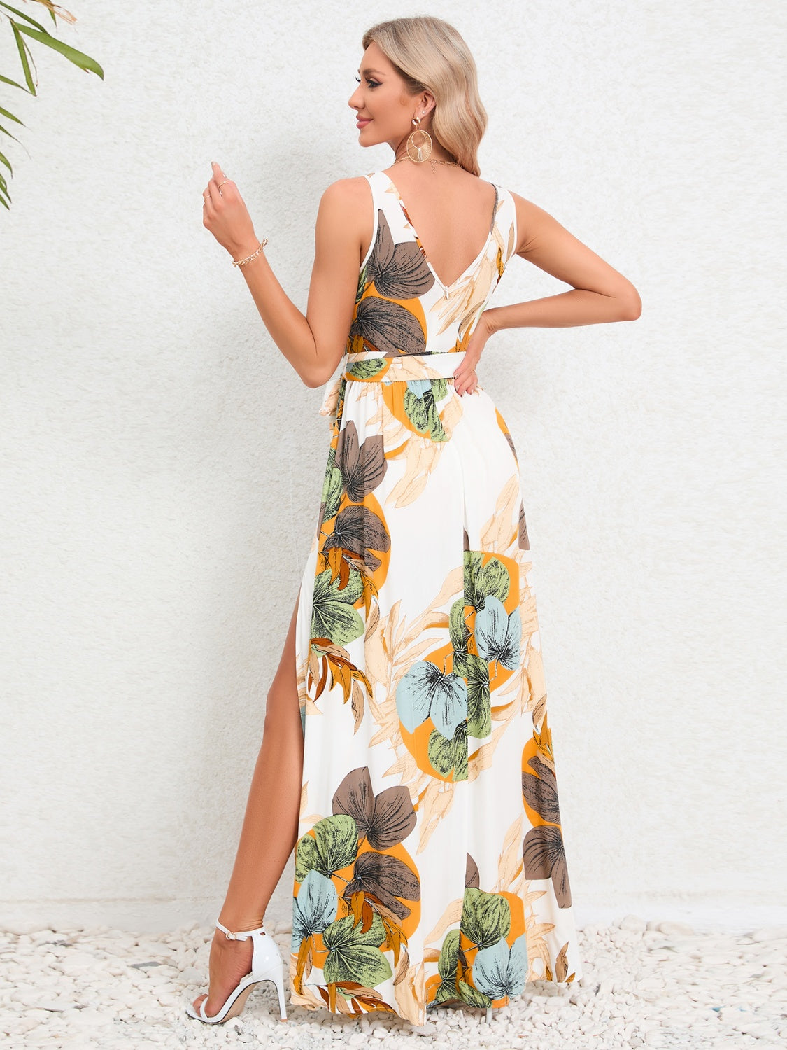 Detail of waist tie on floral slit maxi dress – Voguelle