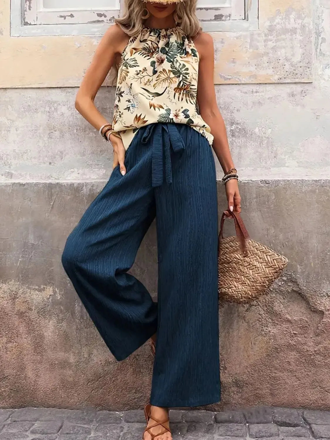 Comfortable summer pants outfit with sleeveless print top – Voguelle