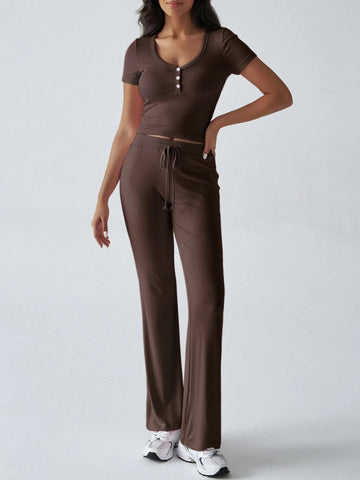 Comfortable pink ribbed crop top and drawstring pants outfit – Voguelle