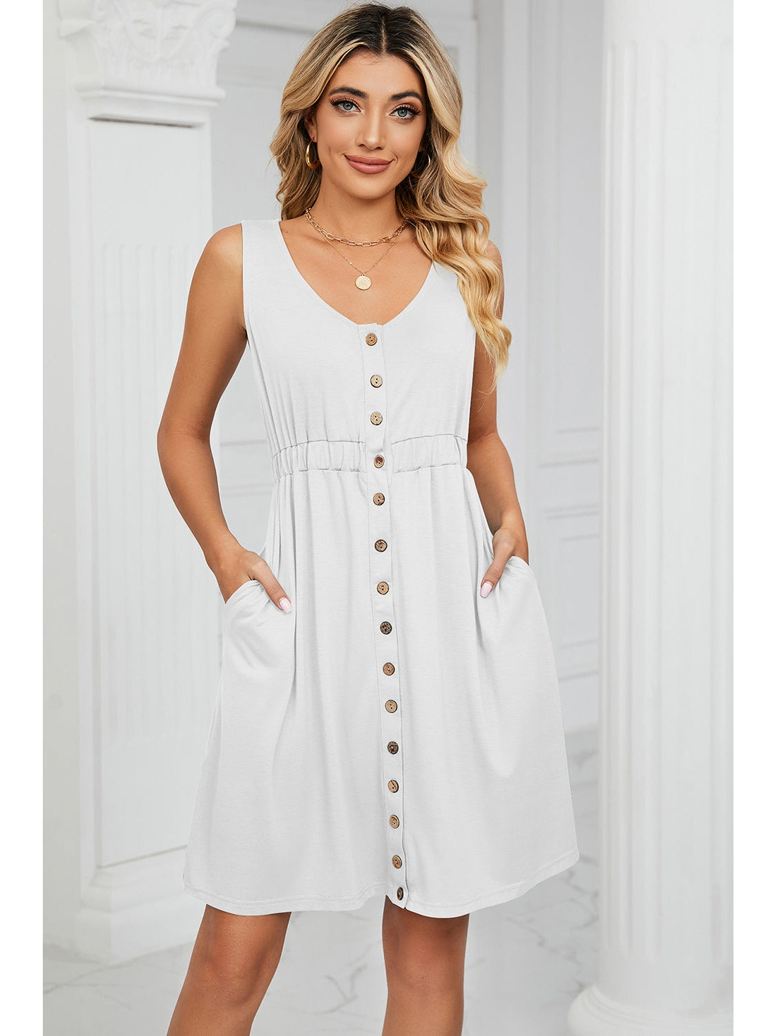 Back view of eyelet Grecian mini – Voguelle