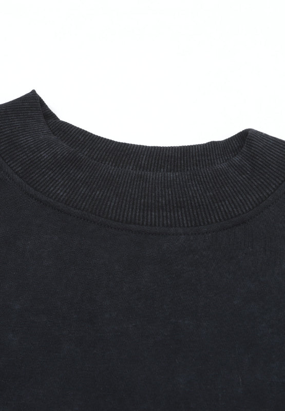 Model casual look in sweatshirt – Voguelle