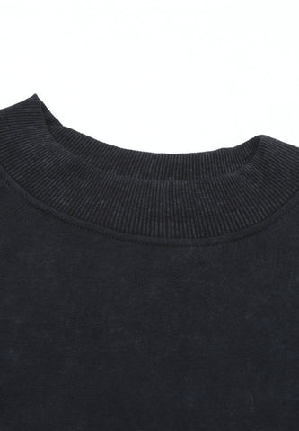 Model casual look in sweatshirt – Voguelle
