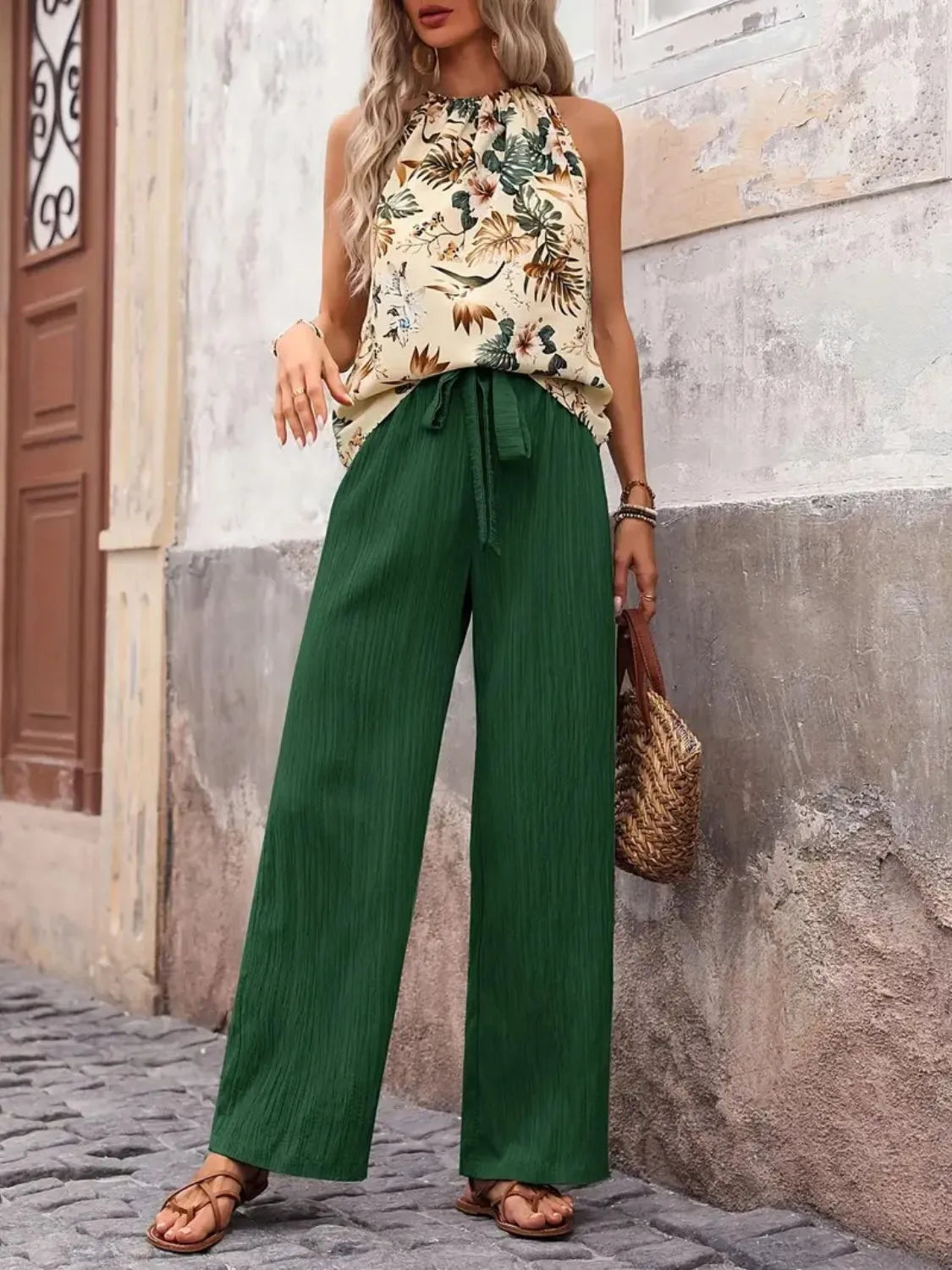 Back view outfit printed halter tank and wide leg pants – Voguelle