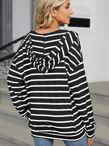 Relaxed silhouette striped hoodie outfit – Voguelle