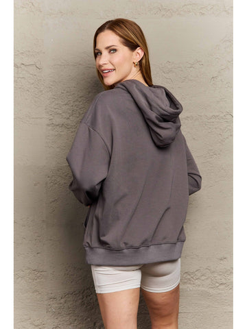 Long sleeve camel hoodie with relaxed silhouette – Voguelle