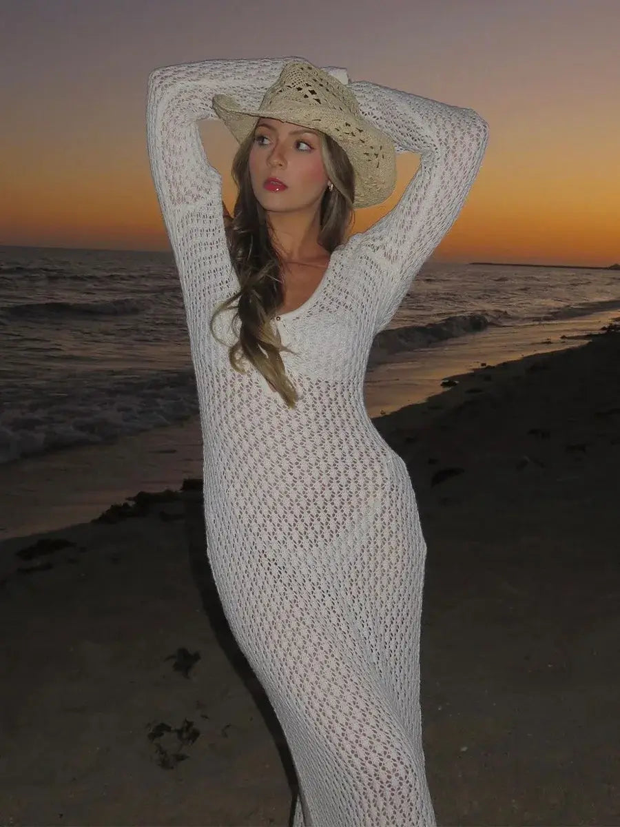 Relaxed fit hollow-out knit dress close-up – Voguelle