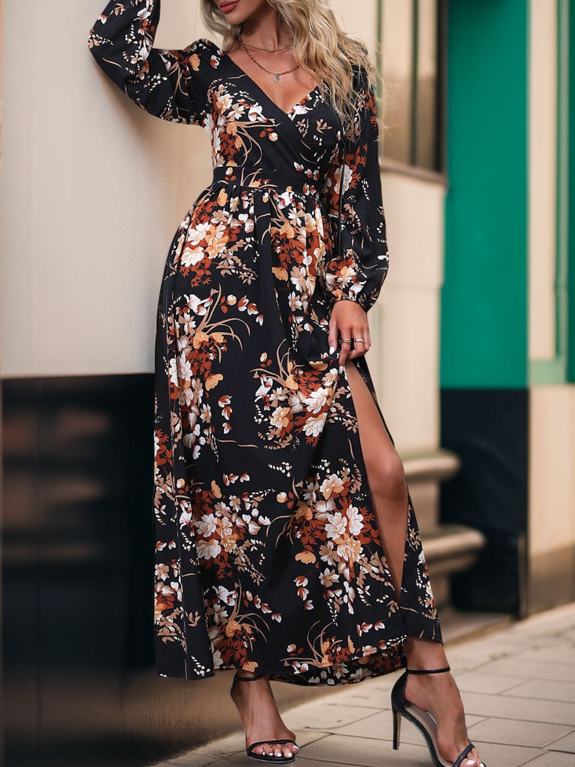 Side view of long sleeve floral maxi dress with high slit – Voguelle