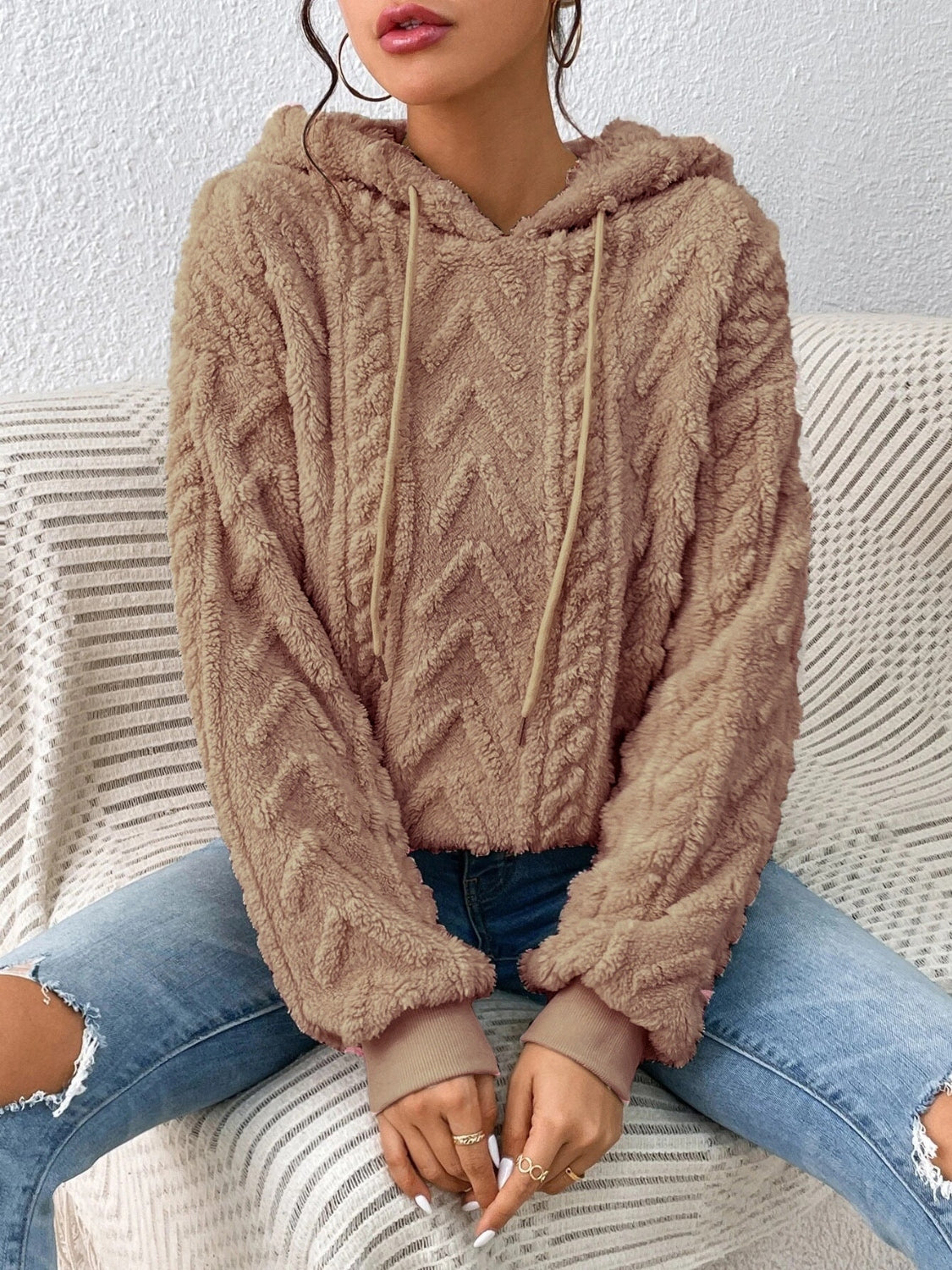 Front close-up of beige fleece hoodie drawstring neckline – Voguelle