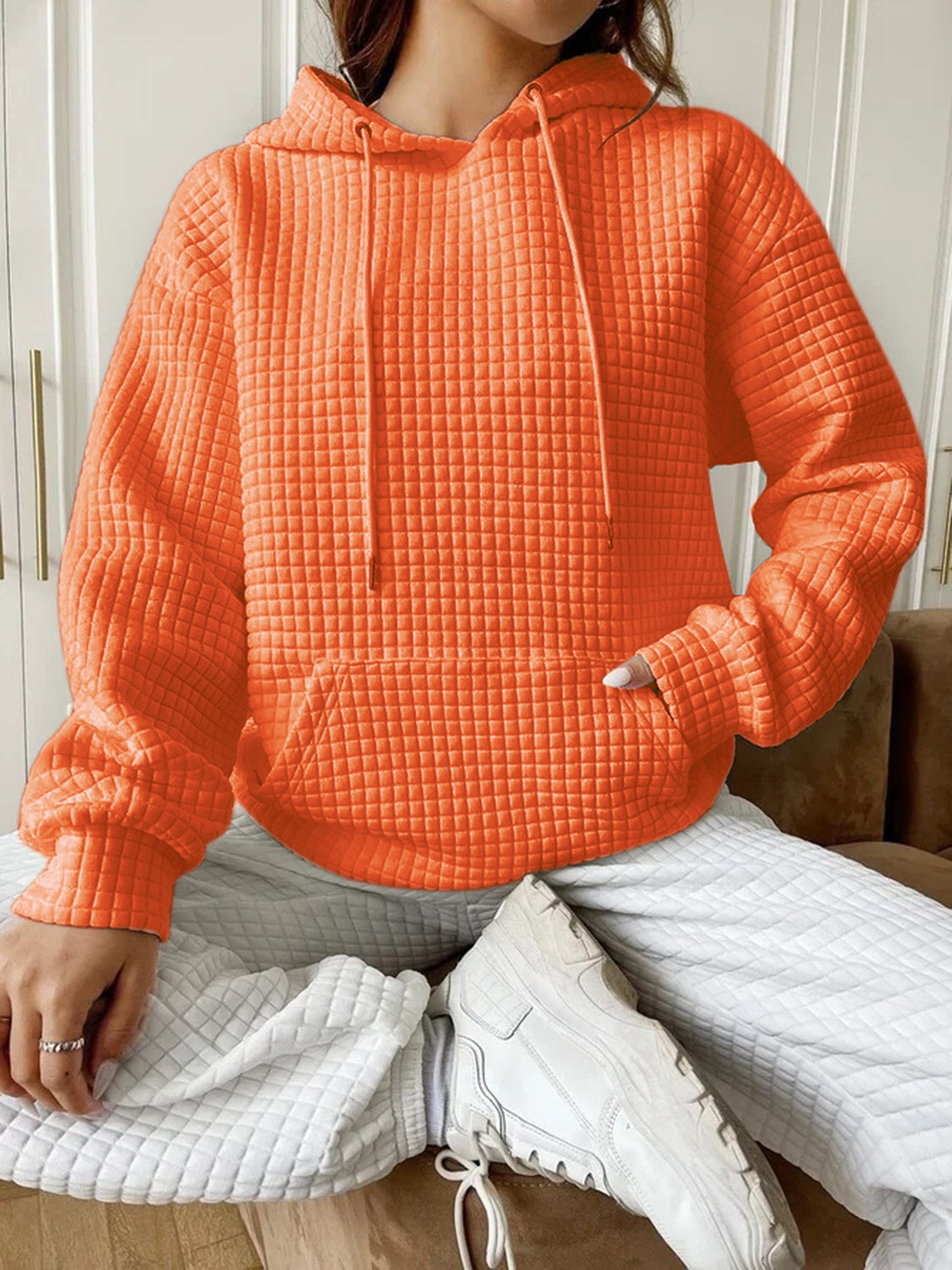 Beige hoodie with grid knit fabric texture – Voguelle