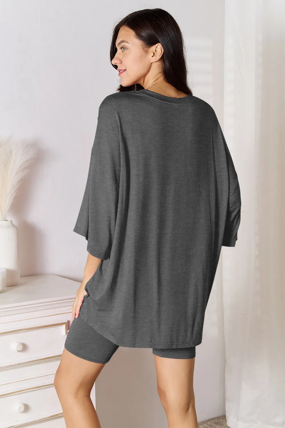 Model wearing comfy brown loungewear set – Voguelle