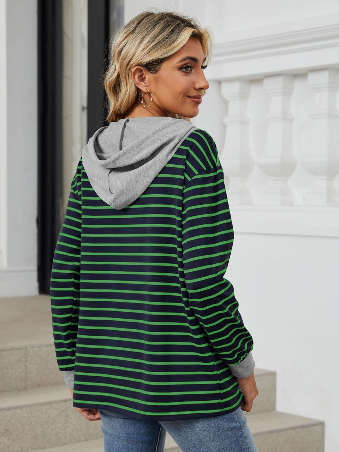 Casual striped hoodie with green and navy pattern – Voguelle