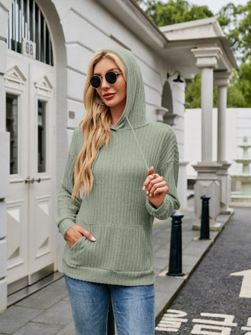 Stylish ribbed beige hoodie casual fashion look – Voguelle