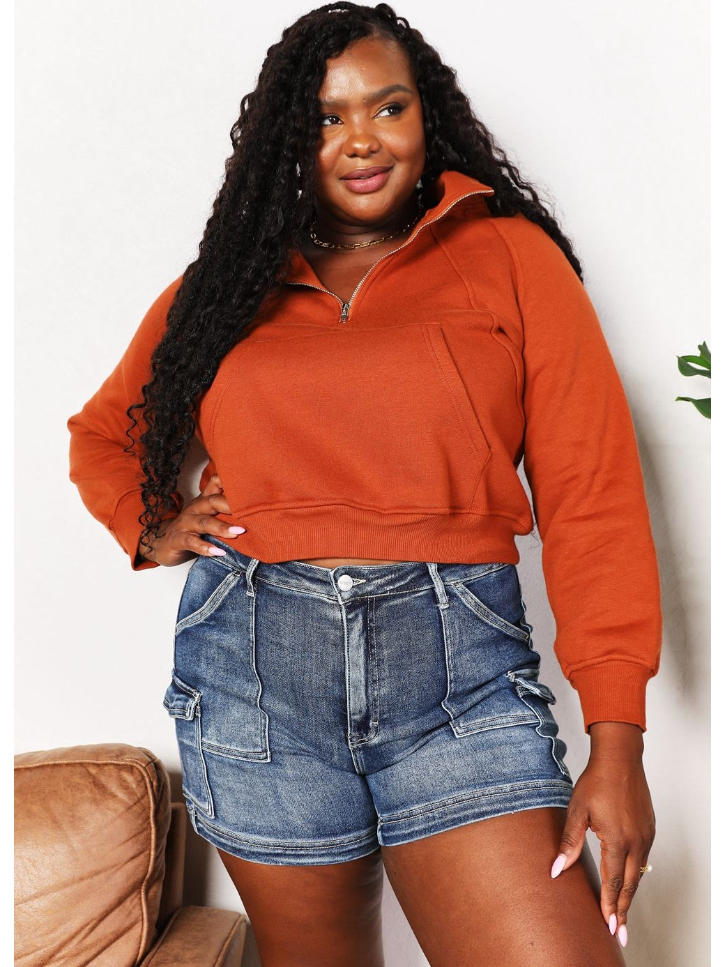 Fashion shot of rust cropped hoodie with kangaroo pocket – Voguelle