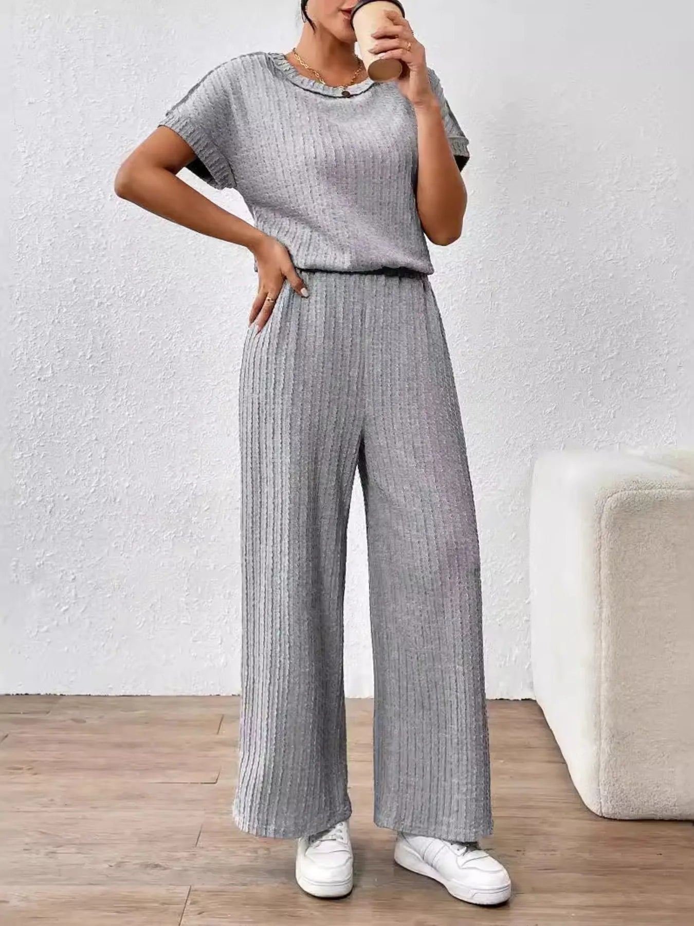 Back view of casual gray ribbed short sleeve top and pants outfit – Voguelle