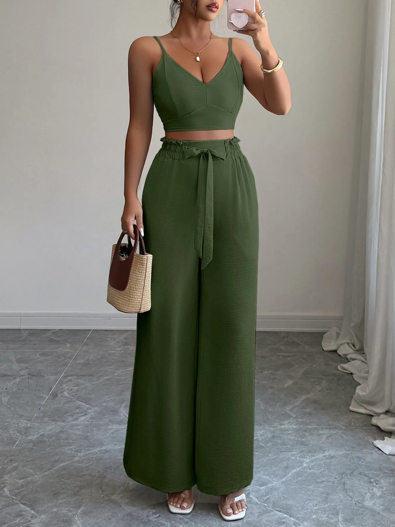 Full outfit view of green sleeveless cami crop top and wide leg pants set – Voguelle