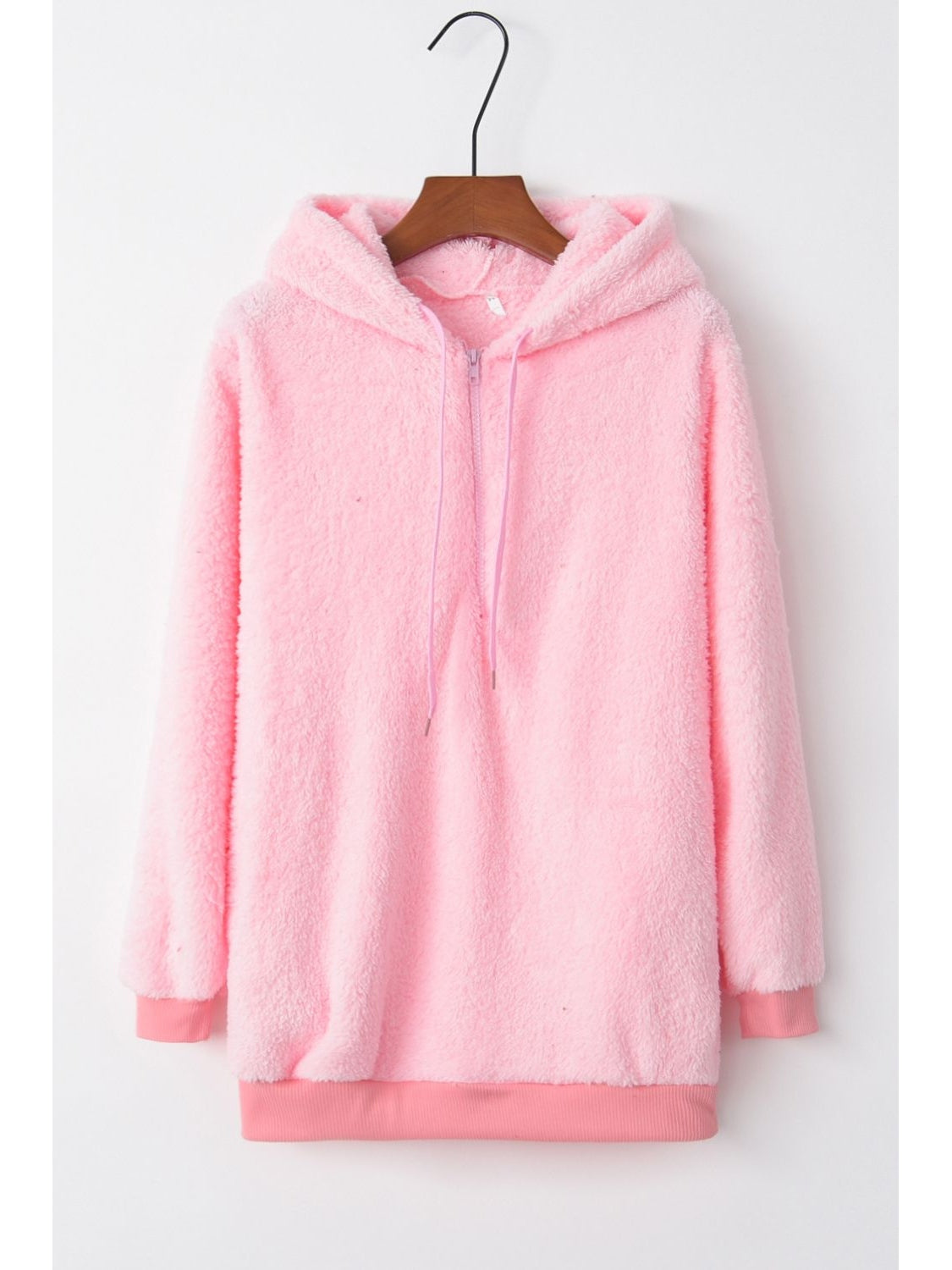 Zipper and drawstring teddy hoodie close-up detail – Voguelle