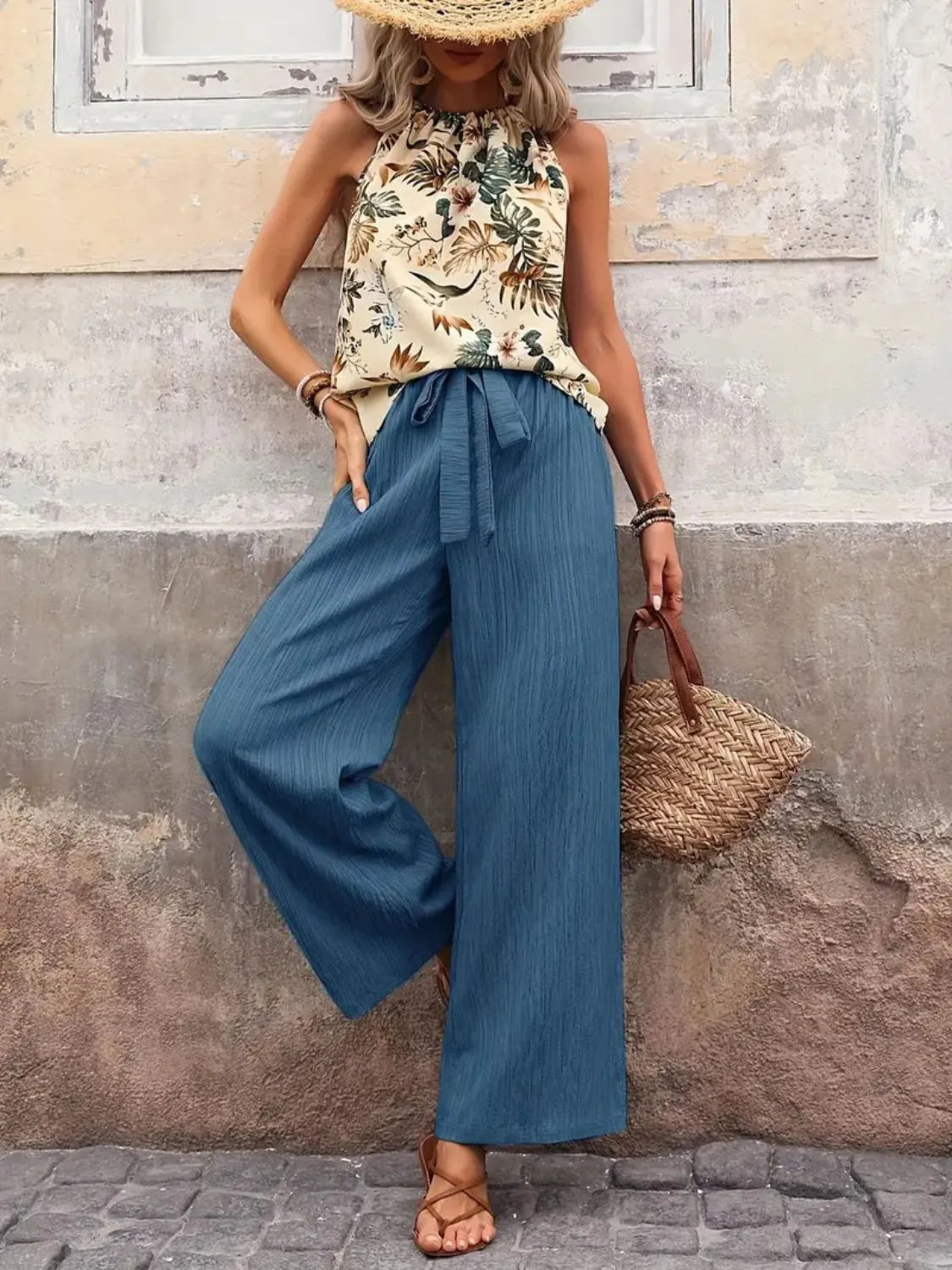 Back view outfit printed halter tank and wide leg pants – Voguelle